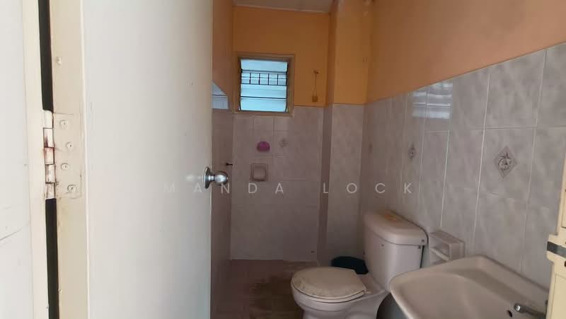 Pangsapuri untuk Dijual di Pangsapuri Sri Alpinia - Amanda Lock - Bathroom - PropertyGuru.com.my