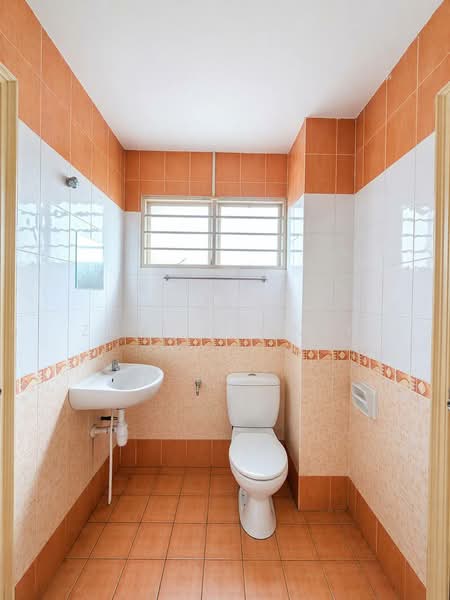 Semi-Detached House for Sale in Seri Aman Heights (Sungai Buloh) - Zaty Jasmin - Bathroom - PropertyGuru.com.my