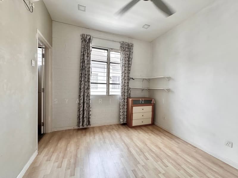 2-storey Terraced House for Sale in Bandar Bukit Raja (Klang) - Syahrim Naim - Bedroom - PropertyGuru.com.my