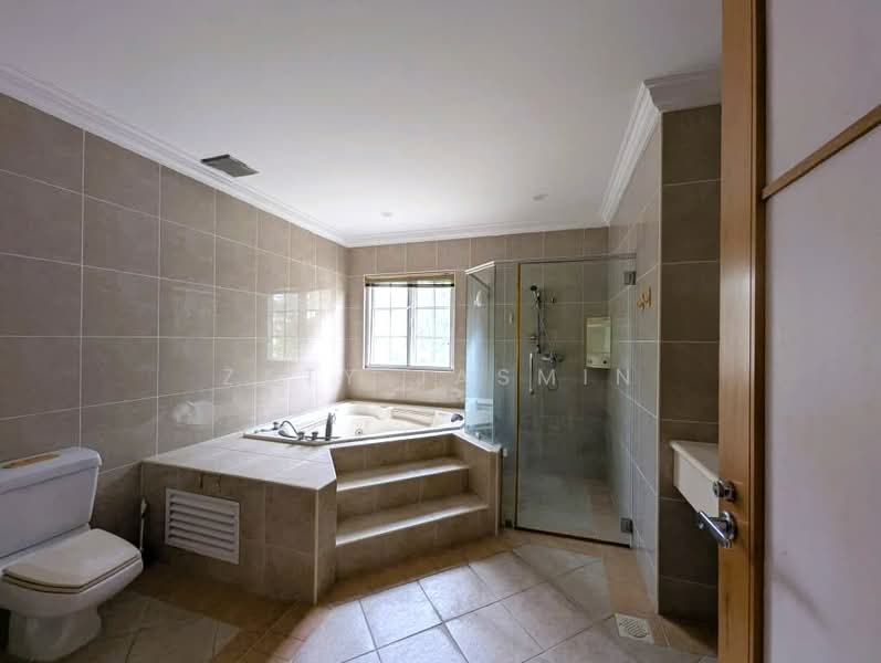Bungalow for Sale in Perdana Lakeview East (Cyberjaya) - Zaty Jasmin - Bathroom - PropertyGuru.com.my