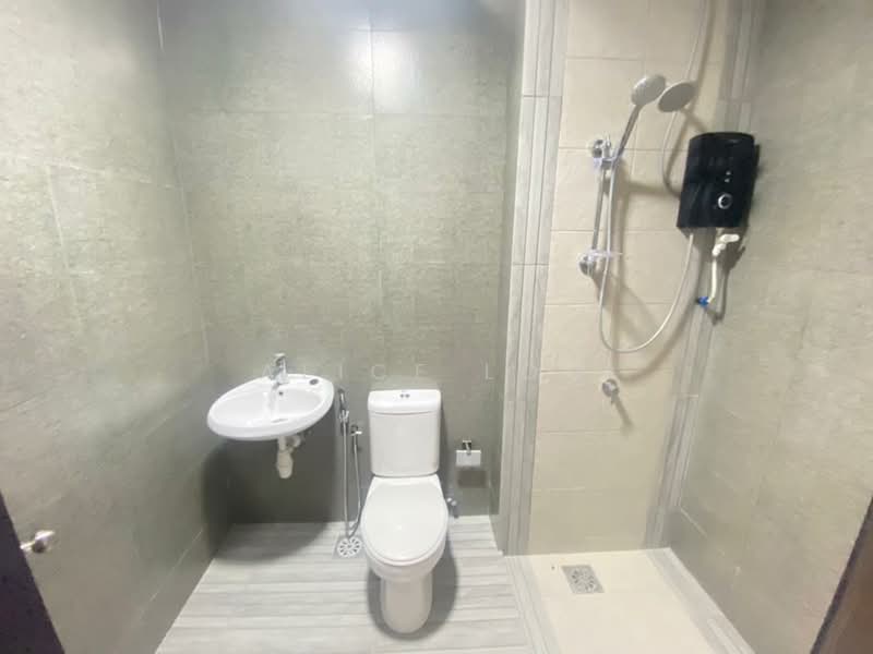 Rumah Teres 2 Tingkat untuk Dijual di Bandar Country Homes (Rawang) - Alice Low - Bathroom - PropertyGuru.com.my
