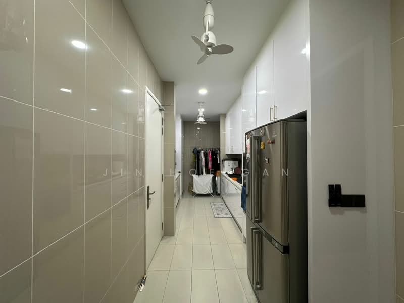 Condominium for Sale at Pavilion Hilltop - Jin Hoe Gan - Wet kitchen - PropertyGuru.com.my