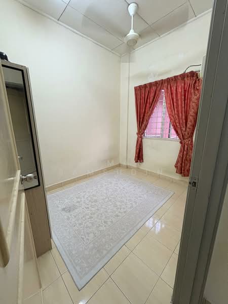 Pangsapuri untuk Disewa di Pangsapuri Delima - Asman Samsudin - Bedroom - PropertyGuru.com.my