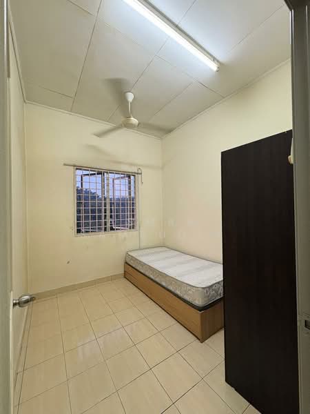 Pangsapuri untuk Disewa di Pangsapuri Delima - Asman Samsudin - Bedroom - PropertyGuru.com.my