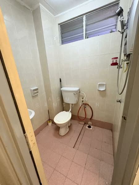 Pangsapuri untuk Disewa di Pangsapuri Delima - Asman Samsudin - Bathroom - PropertyGuru.com.my