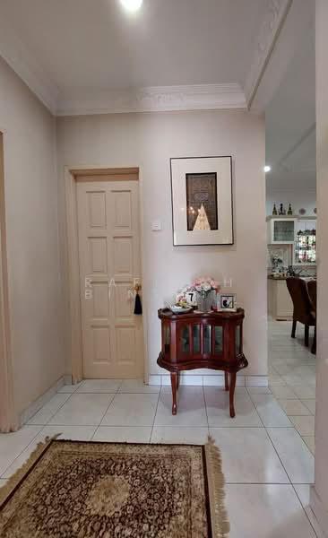 Rumah Berkembar untuk Dijual di Kota Damansara (Selangor) - Rafidah Binti Aziz - Entrance - PropertyGuru.com.my