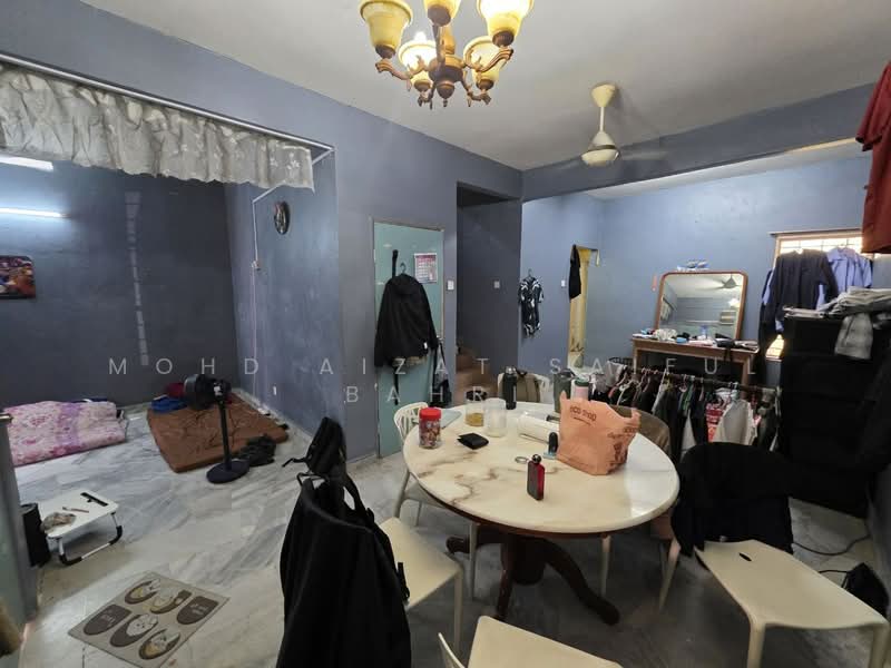 2-storey Terraced House for Sale in Bandar Baru Bangi (Selangor) - Mohd Aizat Saiful Bahri - Living Room - PropertyGuru.com.my