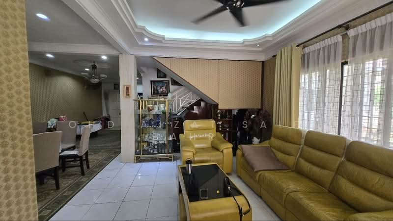 2-storey Terraced House for Sale in Bandar Baru Bangi (Selangor) - Mohd Aizat Saiful Bahri - Living Room - PropertyGuru.com.my