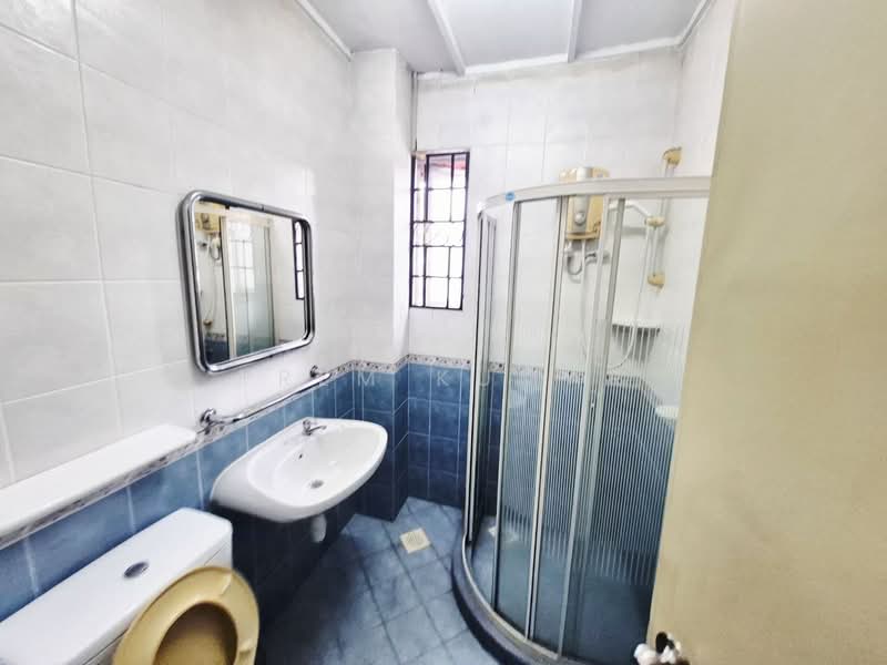 2-storey Terraced House for Sale in Bangsar (Kuala Lumpur) - Prem Kumar - Bathroom - PropertyGuru.com.my