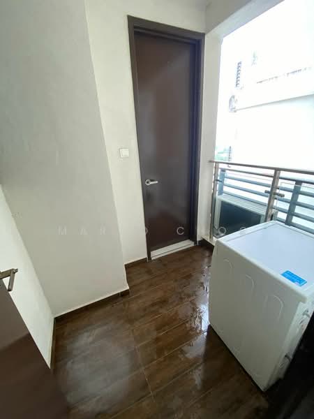Kondominium untuk Dijual di Royal Strand @ Country Garden Danga Bay - Marco Choo - Balcony - PropertyGuru.com.my