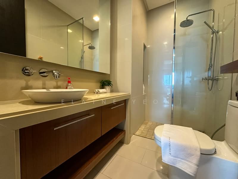 Servis Apartment untuk Disewa di Straits Quay (The Suites at Waterside) - Elaine Yeoh - Bathroom - PropertyGuru.com.my