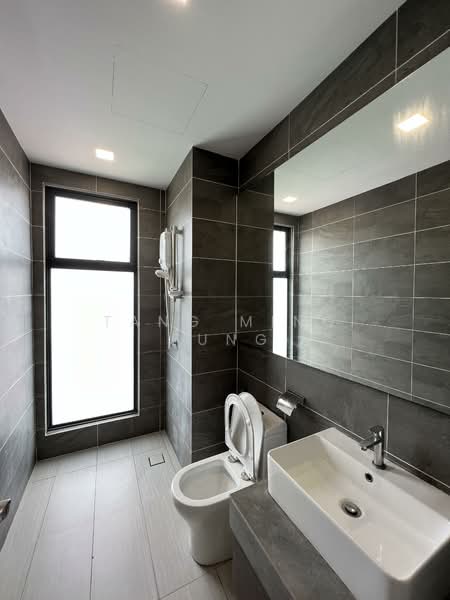 Servis Apartment untuk Disewa di Bell Suites - Tang Ming Fung - Bathroom - PropertyGuru.com.my