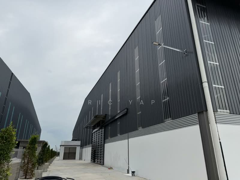 Semi-D Factory for Sale in Bandar Puncak Alam (Puncak Alam) - Eric Yap - Exterior - PropertyGuru.com.my