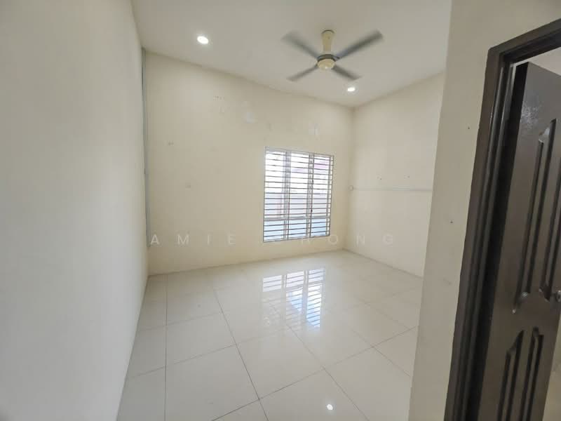 Semi-Detached House for Sale in Medan Klebang Harmoni (Chemor) - Amie Chong - Interior - PropertyGuru.com.my
