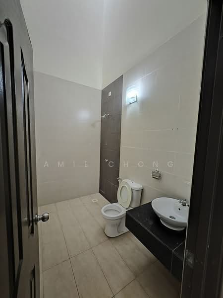 Semi-Detached House for Sale in Medan Klebang Harmoni (Chemor) - Amie Chong - Bathroom - PropertyGuru.com.my