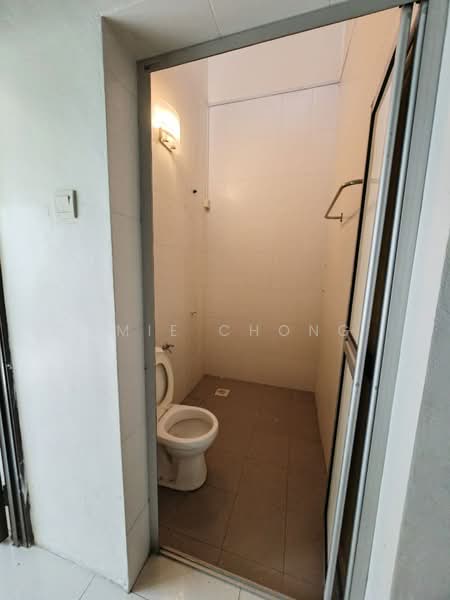 Semi-Detached House for Sale in Medan Klebang Harmoni (Chemor) - Amie Chong - Bathroom - PropertyGuru.com.my