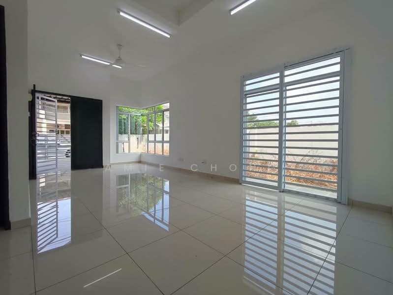 Semi-Detached House for Sale in Taman Klebang Perdana (Chemor) - Amie Chong - Living Room - PropertyGuru.com.my