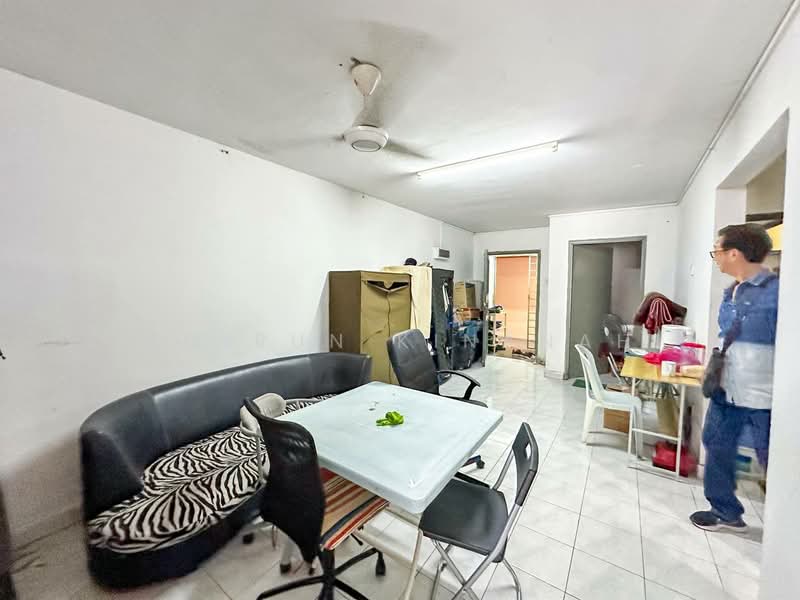 Kondominium untuk Dijual di Kenanga Point - Amirun Kinanah - Living Room - PropertyGuru.com.my