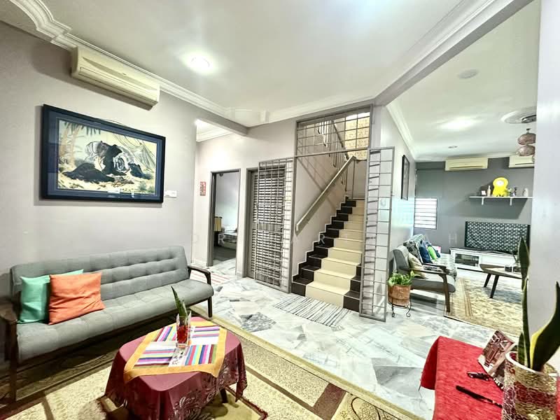 Rumah Banglo untuk Dijual di Shah Alam (Selangor) - Syukor Hartanah - Living Room - PropertyGuru.com.my