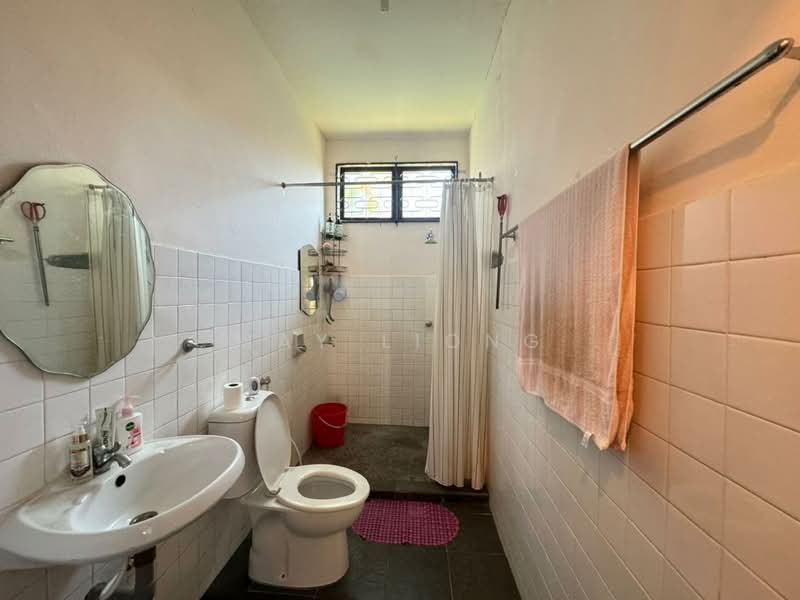 Bungalow for Sale in Rawang (Selangor) - May Liong - Bathroom - PropertyGuru.com.my