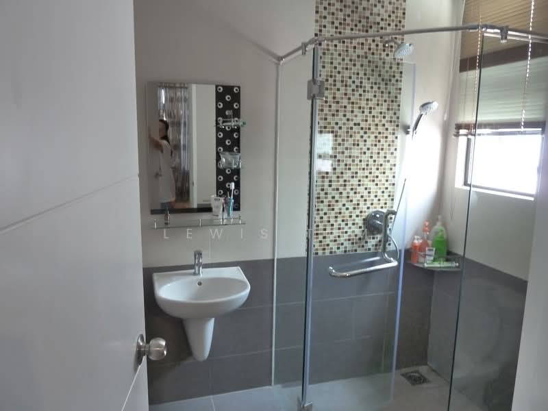 Condominium for Sale at Papillon Desahill Condominium - Lewis Tam - Bathroom - PropertyGuru.com.my