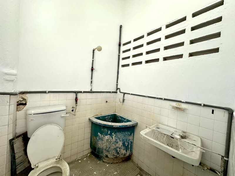 Rumah Teres 2 Tingkat untuk Dijual di Ampang Jaya (Ampang) - Mohd Aizat Saiful Bahri - Bathroom - PropertyGuru.com.my