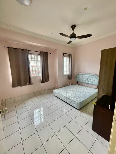 2-storey Terraced House for Sale in Rawang Perdana 2 (Rawang) - Elwin Mah - Bedroom - PropertyGuru.com.my