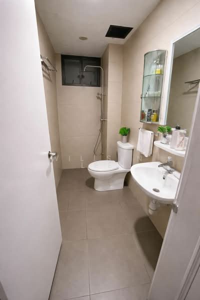 Servis Apartment untuk Dijual di Venti @ Skycube Residences - Willson Lee - Bathroom - PropertyGuru.com.my