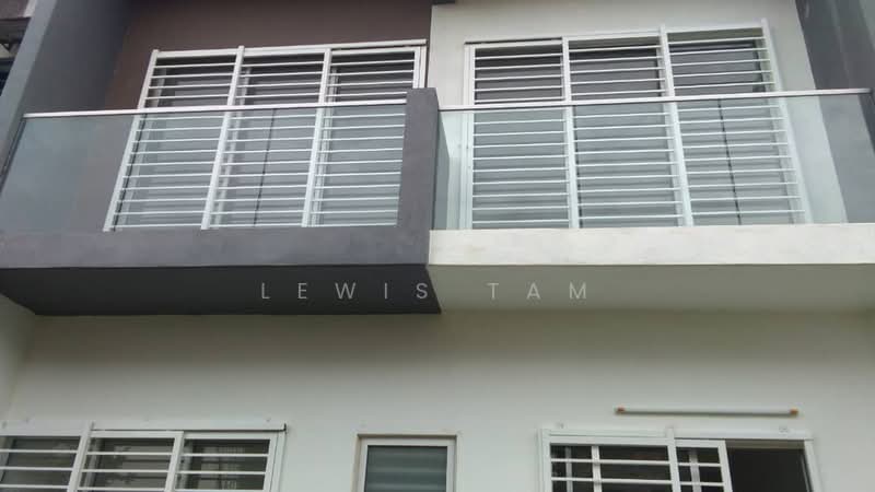 Rumah Teres 2 Tingkat untuk Dijual di Dengkil (Selangor) - Lewis Tam - Exterior - PropertyGuru.com.my