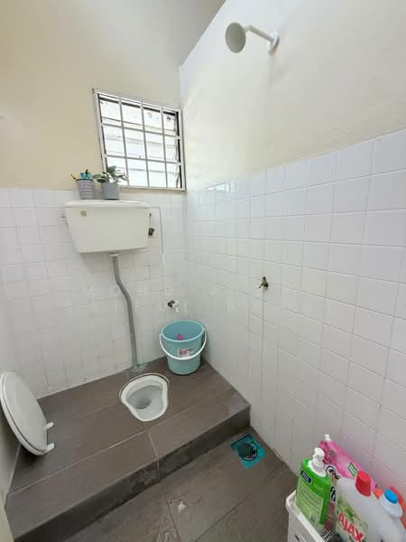 Rumah Teres 1 Tingkat untuk Dijual di Taman Bukit Mewah (Kajang) - Mohd Aizat Saiful Bahri - Bathroom - PropertyGuru.com.my