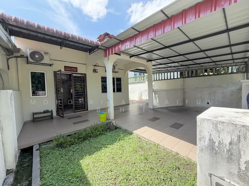 Rumah Teres 1 Tingkat untuk Dijual di Taman Bukit Mewah (Kajang) - Mohd Aizat Saiful Bahri - Exterior - PropertyGuru.com.my