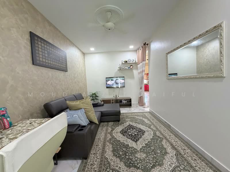 Rumah Teres 1 Tingkat untuk Dijual di Taman Bukit Mewah (Kajang) - Mohd Aizat Saiful Bahri - Living Room - PropertyGuru.com.my