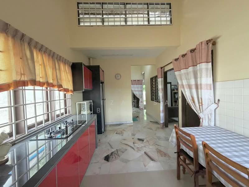 Rumah Teres 1 Tingkat untuk Dijual di Taman Bukit Mewah (Kajang) - Mohd Aizat Saiful Bahri - Kitchen - PropertyGuru.com.my
