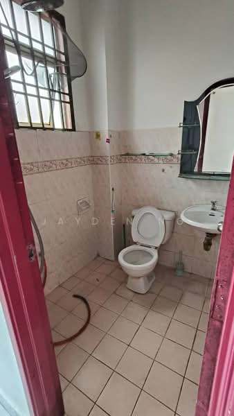 2-storey Terraced House for Sale in Taman Setia Indah (Tebrau) - Jayden Ng - Bathroom - PropertyGuru.com.my
