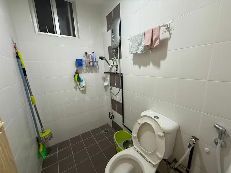 Condominium for Sale at The Golden Triangle Condominium - Janice Ooi - Bathroom - PropertyGuru.com.my