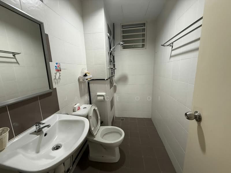 Condominium for Sale at The Golden Triangle Condominium - Janice Ooi - Bathroom - PropertyGuru.com.my