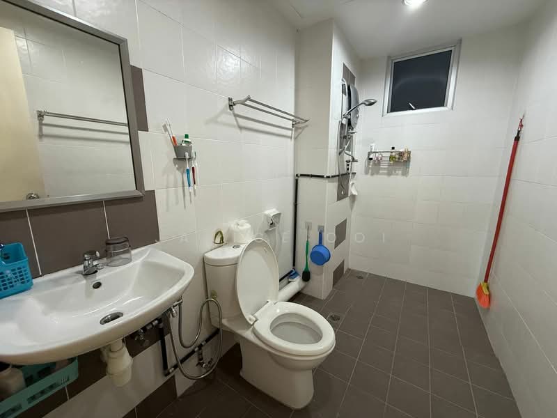 Condominium for Sale at The Golden Triangle Condominium - Janice Ooi - Bathroom - PropertyGuru.com.my