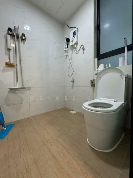 Service Residence for Sale at Country Garden Central Park - Wennes Go - Bathroom - PropertyGuru.com.my