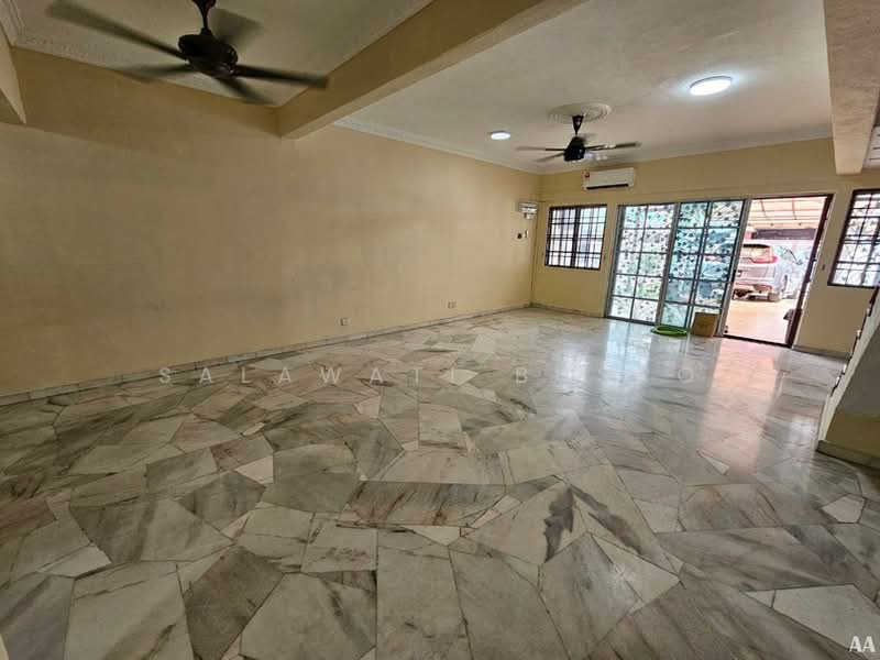 Rumah Teres 2 Tingkat untuk Dijual di Berjaya Park (Shah Alam) - Salawati Busro - Living Room - PropertyGuru.com.my