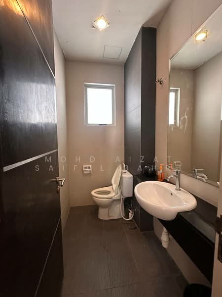 Rumah Berkembar untuk Dijual di Laman Seri (Shah Alam) - Mohd Aizat Saiful Bahri - Bathroom - PropertyGuru.com.my