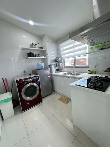 Rumah Berkembar untuk Dijual di Laman Seri (Shah Alam) - Mohd Aizat Saiful Bahri - Kitchen - PropertyGuru.com.my