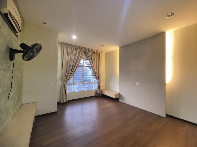 Rumah Teres 2 Tingkat untuk Dijual di Kemuning Utama (Shah Alam) - Lily Yap DH - Living Room - PropertyGuru.com.my