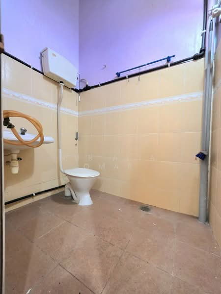 2-storey Terraced House for Sale in Taman Johan Setia (Klang) - Nur Alia Omar - Bathroom - PropertyGuru.com.my
