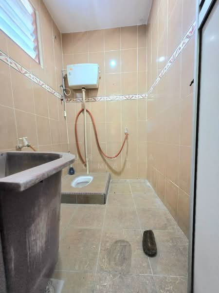 2-storey Terraced House for Sale in Taman Johan Setia (Klang) - Nur Alia Omar - Bathroom - PropertyGuru.com.my