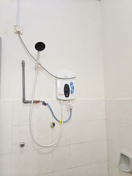 Rumah Teres 2 Tingkat untuk Disewa di Permas Jaya (Johor) - Hong Xuan Tang - Bathroom - PropertyGuru.com.my