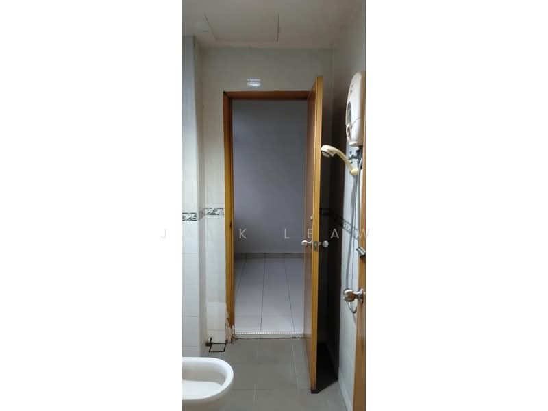 Rumah Bandar untuk Dijual di Taman Cuepacs (Kepong) - jack leaw - Bathroom - PropertyGuru.com.my