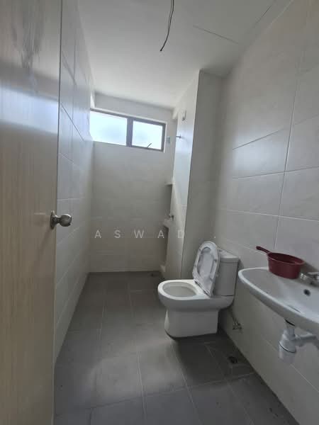 Rumah Berkembar untuk Dijual di Bandar Tasek Mutiara (Simpang Ampat) - Aswad . - Bathroom - PropertyGuru.com.my