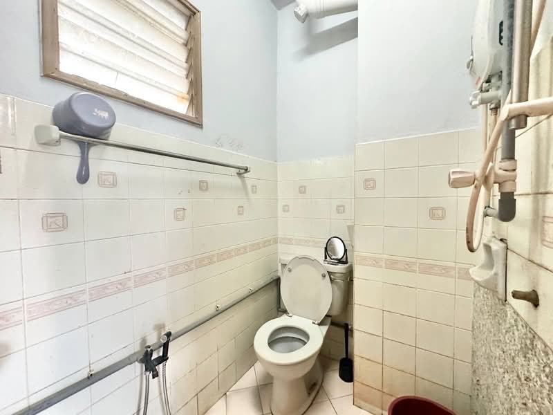 Kondominium untuk Dijual di Menara Alpha - Syahrim Naim - Bathroom - PropertyGuru.com.my