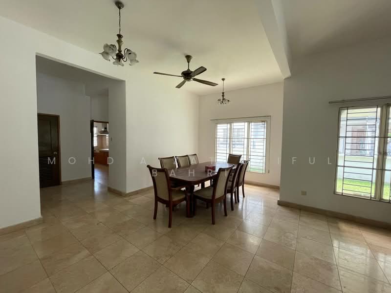 Semi-Detached House for Sale in Usj 3a (Subang Jaya) - Mohd Aizat Saiful Bahri - Dining Room - PropertyGuru.com.my