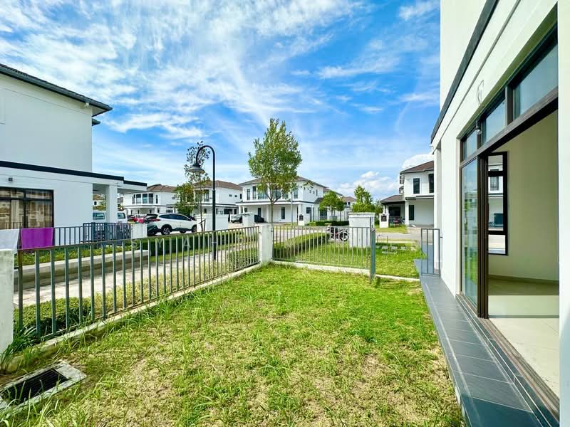 Rumah Teres 2 Tingkat untuk Dijual di Eco Grandeur (Puncak Alam) - Syahrim Naim - Exterior - PropertyGuru.com.my
